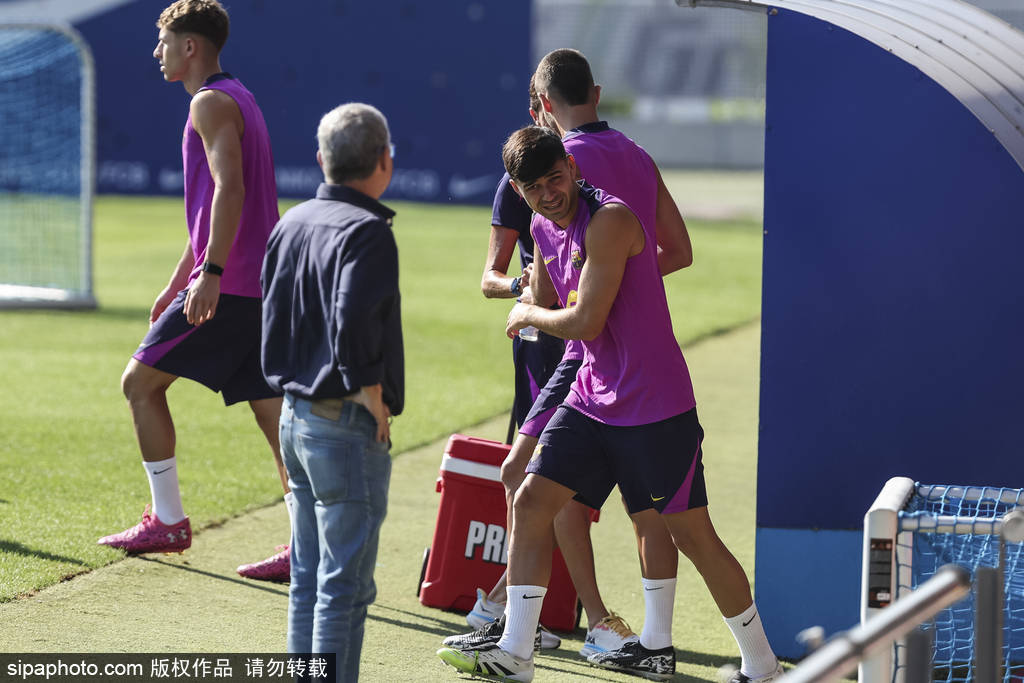 巴萨主场改造冲刺！欧冠赛程悬而未决，球迷心悬一线